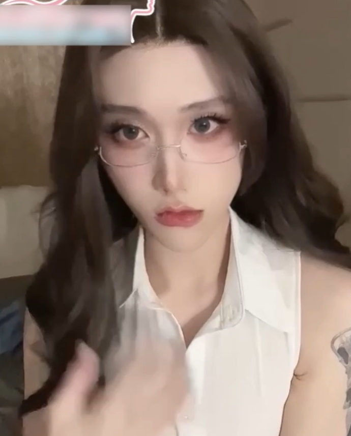 推特伪娘小樱合集6部2.8G优质珍藏