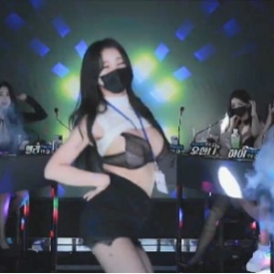 熊猫班Jinricp脱衣舞330部2213G超火辣