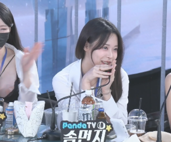 熊猫班Jinricp脱衣舞330部2213G超火辣