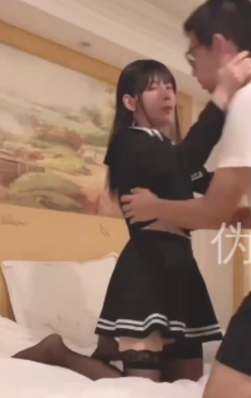 推特洛小熙TS热舞1V736MB蜜桃臀浪