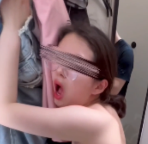 诱人魅力YH_0512推特12.6G试衣间视频3v