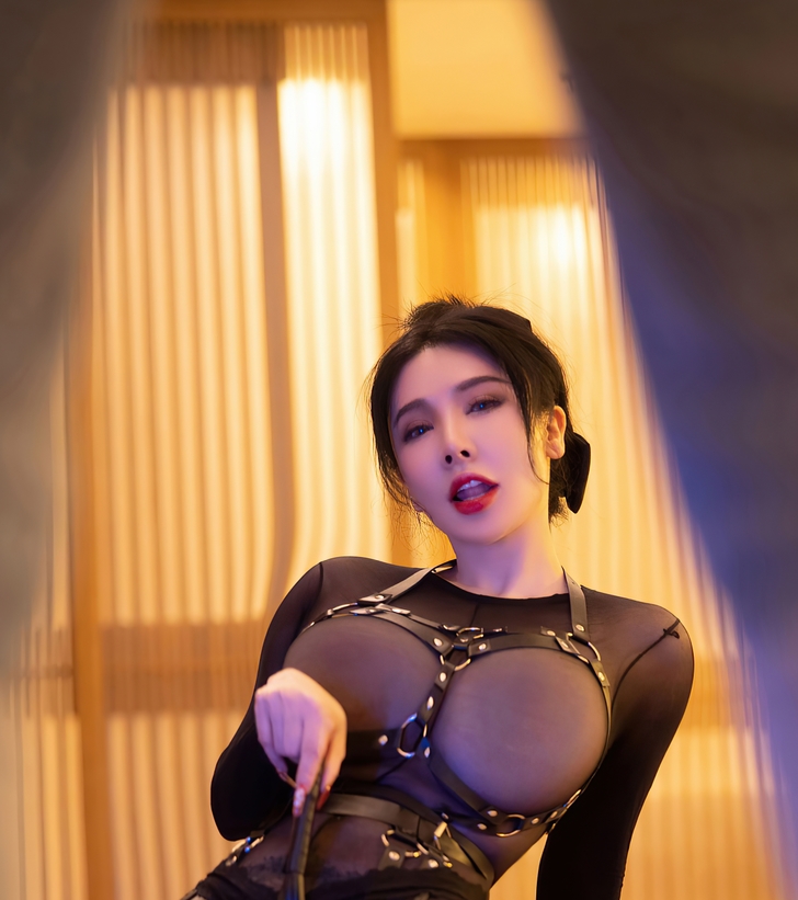5.8G潘娇娇边缘名媛尺度作品太勾人