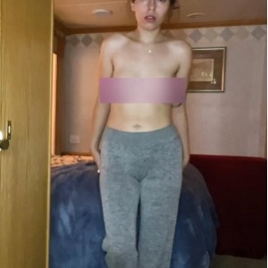Onlyfans风情万种小狗ChloeKreams合集101部58.4G怪兽物件太丰满了