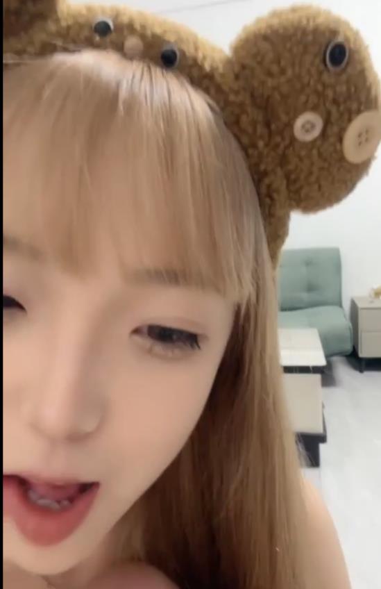 小奶昔蜜桃1部3.05G颜值天花板玩到虚脱太骚了