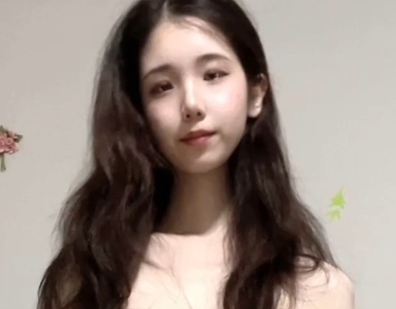 果冻小姐反差私拍9V222M甜美妹子隐藏另一面