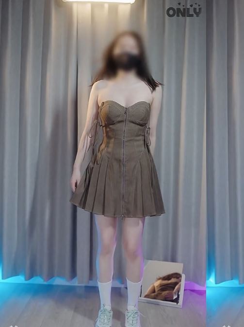 推特MissDong咚小姐热舞三联屏50部3.93GB太会扭
